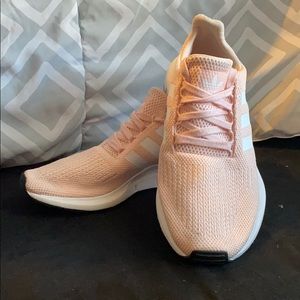 Adidas Swift Run